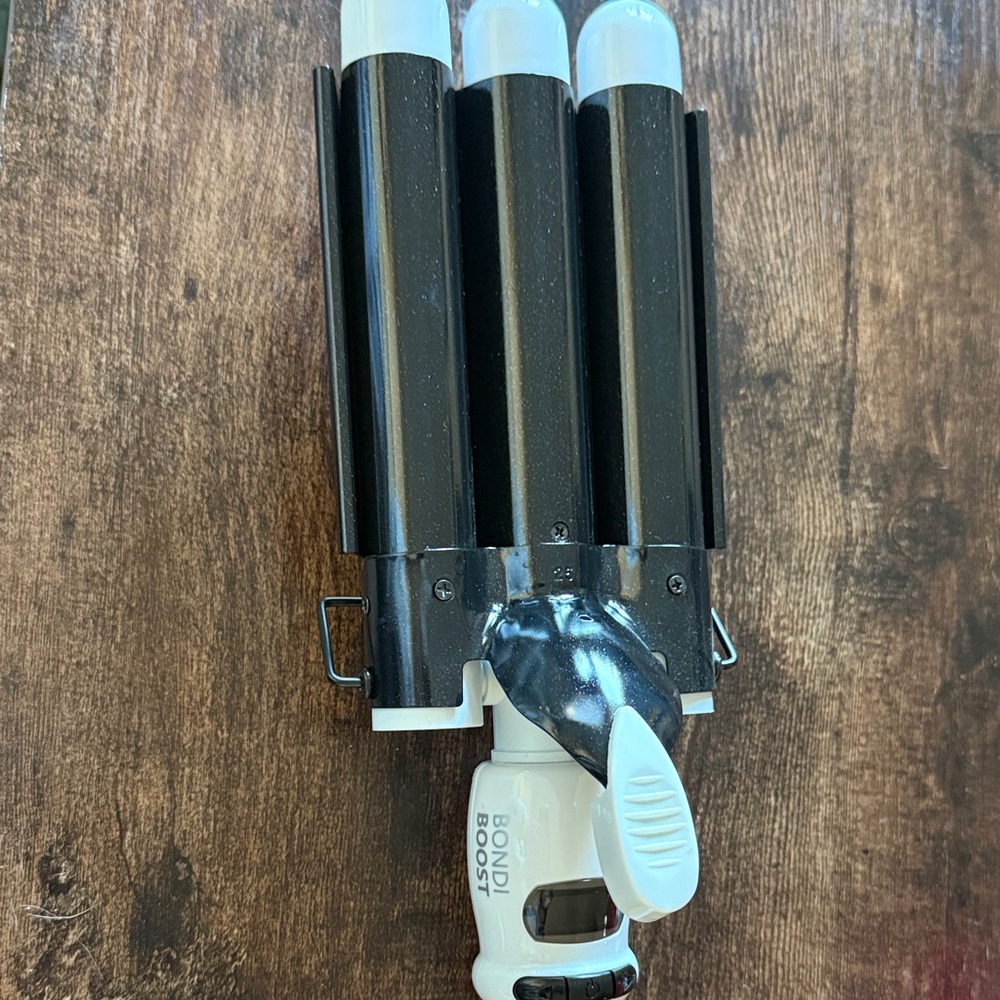 Bondi Boost Black Hair Waver
